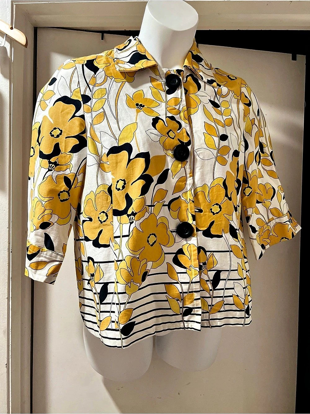 eta london Floral Jacket in Yellow & White Size Medium Like New